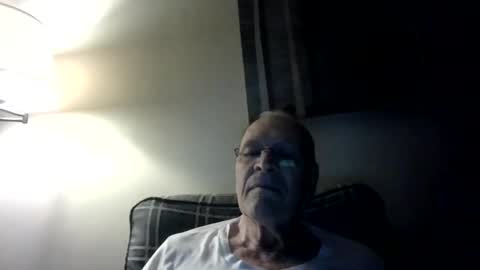 Snapshot of willnedoher chatting on 10.09.25 Willhedoher online show from 10.09.25