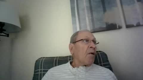 Snapshot of willnedoher chatting on 05.15.26 Willhedoher online show from 05.15.26