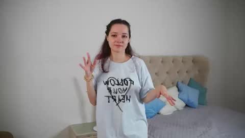Snapshot of wilmavitanza chatting on 09.17.25 for u Alise online show from 09.17.25