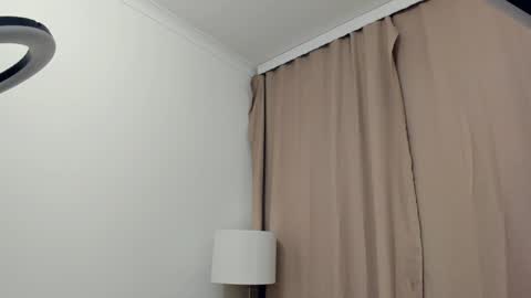 Amalia and Mia online show from 12.23.24