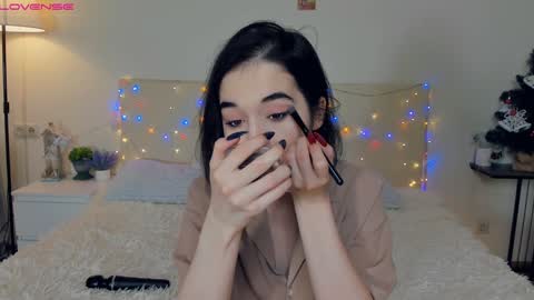 Amalia and Mia online show from 12.29.24