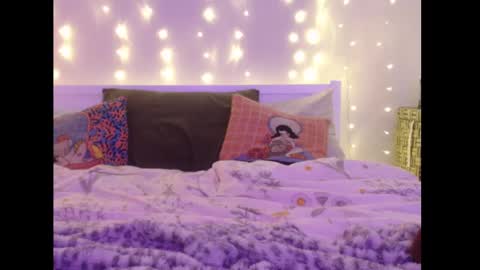 Eevie online show from 01.24.25