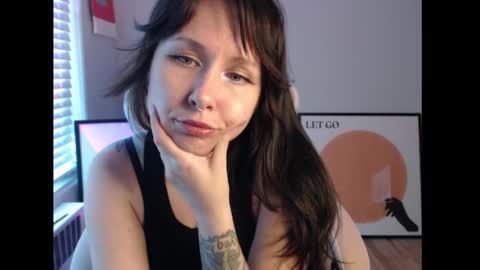 Eevie online show from 09.13.25