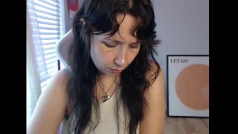 Eevie online show from 09.25.25