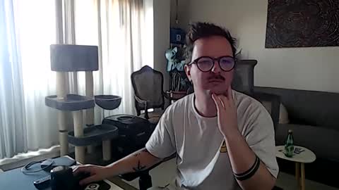 Snapshot of winnydepooh chatting on 02.18.25 cream36 online show from 02.18.25