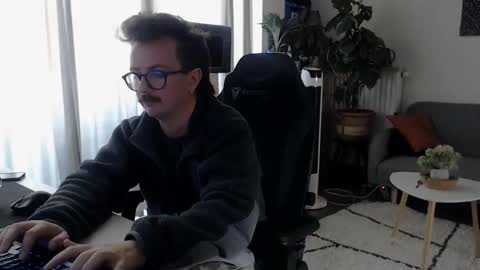 Snapshot of winnydepooh chatting on 04.12.26 cream36 online show from 04.12.26