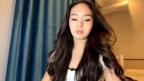 Amina online show from 11.28.25