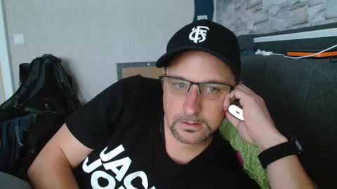 Snapshot of wirzwei8883 chatting on 09.17.25 Dirty online show from 09.17.25