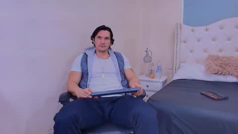 Snapshot of wiston_cox chatting on 03.19.26 Wiston online show from 03.19.26