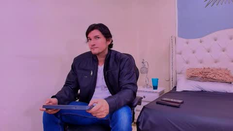 Snapshot of wiston_cox chatting on 03.25.26 Wiston online show from 03.25.26