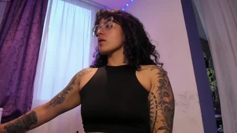 Snapshot of witchofhearts chatting on 12.27.24     Luna Violeta  A r t i s t  online show from 12.27.24