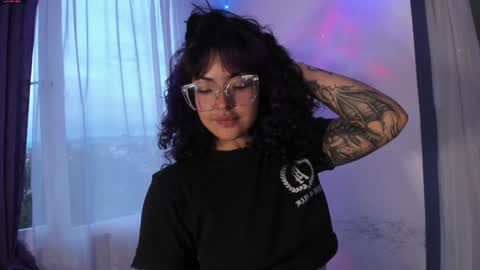 Snapshot of witchofhearts chatting on 01.03.25     Luna Violeta  A r t i s t  online show from 01.03.25