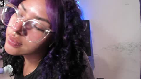 Snapshot of witchofhearts chatting on 02.07.25     Luna Violeta  A r t i s t  online show from 02.07.25