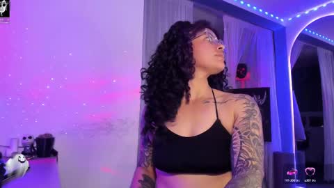 Snapshot of witchofhearts chatting on 03.04.25     Luna Violeta  A r t i s t  online show from 03.04.25