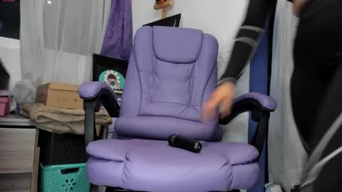 Snapshot of witchofhearts chatting on 09.16.25     Luna Violeta  A r t i s t  online show from 09.16.25