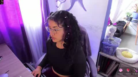 Snapshot of witchofhearts chatting on 11.10.25 Luna Violeta A r t i s t online show from 11.10.25