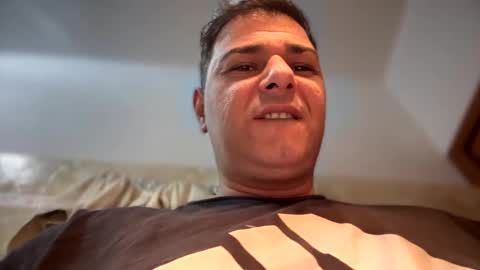 Snapshot of witebull83 chatting on 02.11.25 Witebull online show from 02.11.25