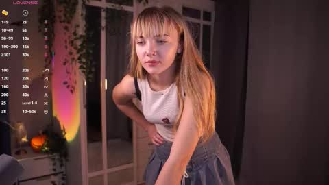 Snapshot of with_my_bae chatting on 10.29.25 Hollis online show from 10.29.25