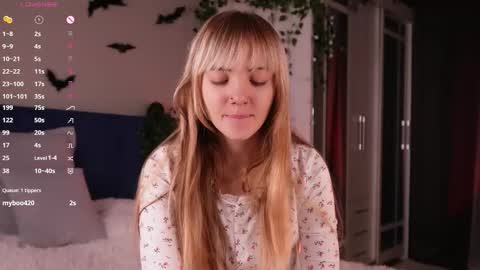 Snapshot of with_my_bae chatting on 11.13.25 Hollis online show from 11.13.25