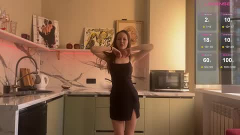 Snapshot of withlovebella chatting on 03.08.25 Isobelle online show from 03.08.25