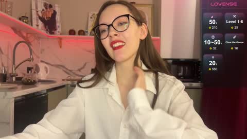 Snapshot of withlovebella chatting on 03.09.25 Isobelle online show from 03.09.25