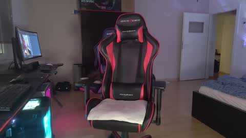 Snapshot of wizzman2442 chatting on 02.25.25 wizzman2442 online show from 02.25.25