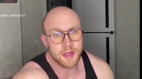 Snapshot of wlademarbergs chatting on 10.26.25 Wlademar online show from 10.26.25