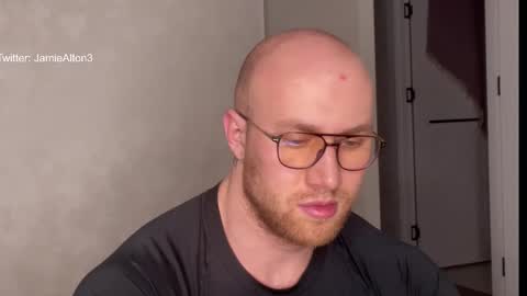 Snapshot of wlademarbergs chatting on 11.11.25 Wlademar online show from 11.11.25