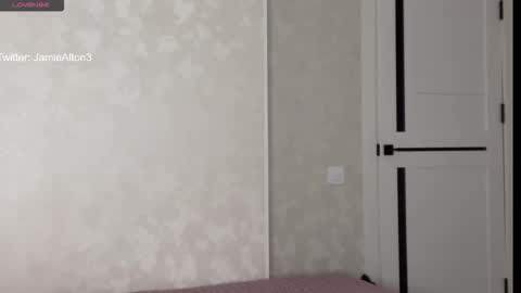 Snapshot of wlademarbergs chatting on 11.22.25 Wlademar online show from 11.22.25