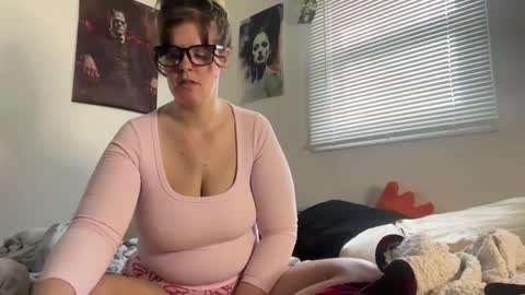 Snapshot of wldntulik2no chatting on 02.13.25 Moth online show from 02.13.25