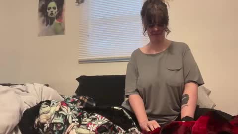 Snapshot of wldntulik2no chatting on 02.17.25 Moth online show from 02.17.25