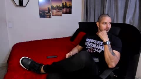 Magnus Dark independent model online show from 04.06.26