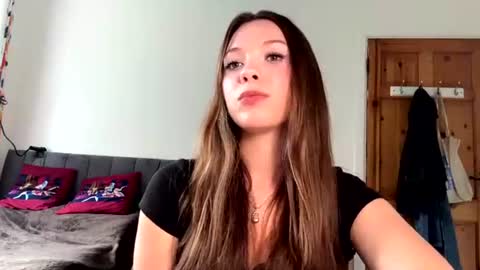 Snapshot of wobblecrave chatting on 06.22.26 Anna online show from 06.22.26