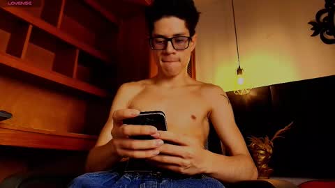  W O L F  online show from 10.30.25