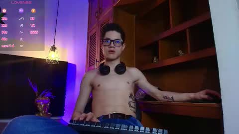  W O L F  online show from 03.12.26