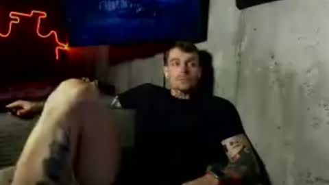 Snapshot of wolfhoff chatting on 06.20.26 wolfhoff online show from 06.20.26