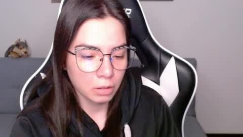 Snapshot of wolfs_daughter chatting on 06.28.26 Alex online show from 06.28.26