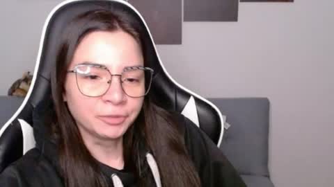 Snapshot of wolfs_daughter chatting on 06.29.26 Alex online show from 06.29.26