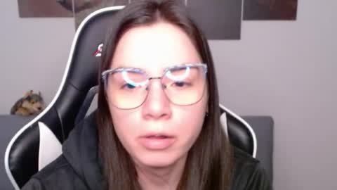 Snapshot of wolfs_daughter chatting on 07.01.26 Alex online show from 07.01.26