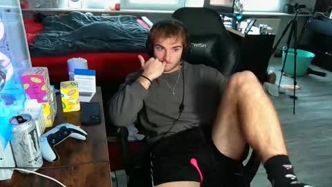 Snapshot of wollenjunge2006 chatting on 10.04.25 wollenjunge2006 online show from 10.04.25