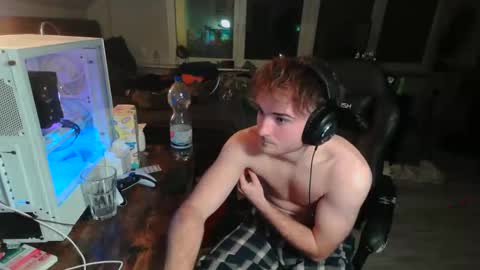 Snapshot of wollenjunge2006 chatting on 11.10.25 wollenjunge2006 online show from 11.10.25