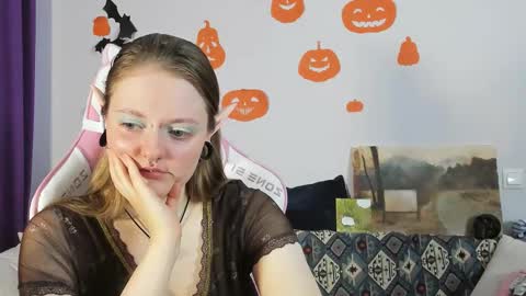 wonderconnie online show from 10.31.25