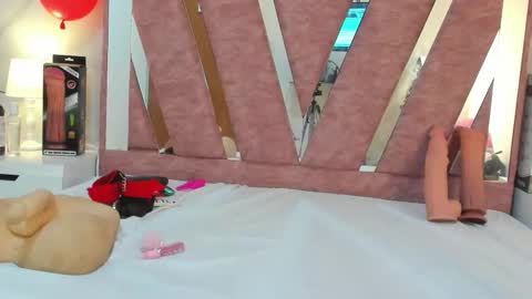 wonderkloe_ online show from 02.23.26