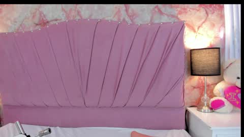 wonderkloe_ online show from 04.10.26