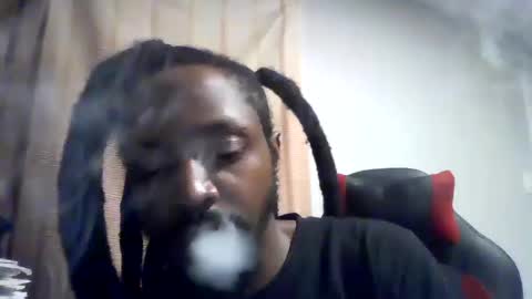 Snapshot of woodpipe69 chatting on 10.12.25 Woodpipe69 online show from 10.12.25