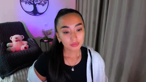 Snapshot of worldofkim chatting on 10.15.25 dudetta Kim online show from 10.15.25