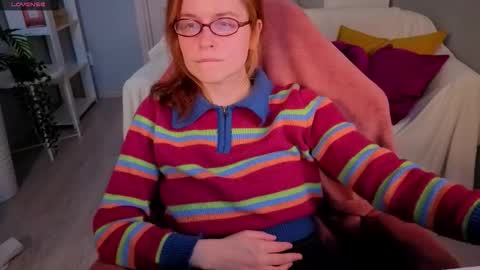 Snapshot of wow_luvng chatting on 10.08.25 Rebecy online show from 10.08.25