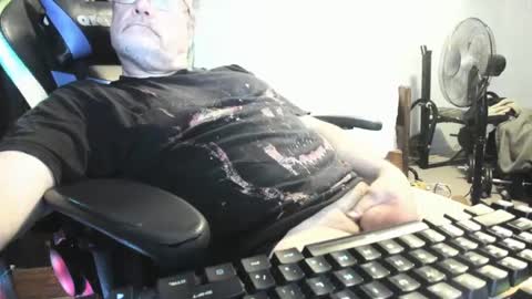 Snapshot of wowsers2022 chatting on 12.29.24 wowsers2022 online show from 12.29.24