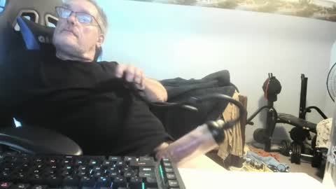 Snapshot of wowsers2022 chatting on 10.06.25 wowsers2022 online show from 10.06.25