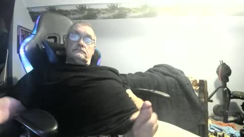 Snapshot of wowsers2022 chatting on 10.18.25 wowsers2022 online show from 10.18.25